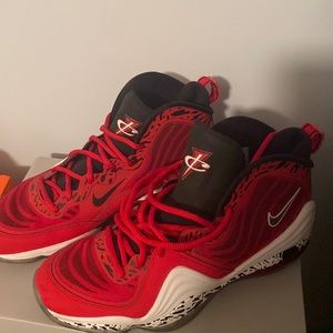 COPY - Nike Penny V Red Eagle.     Size 9